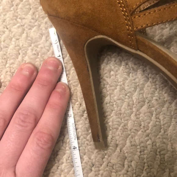 NWT suede heels - Picture 4 of 5